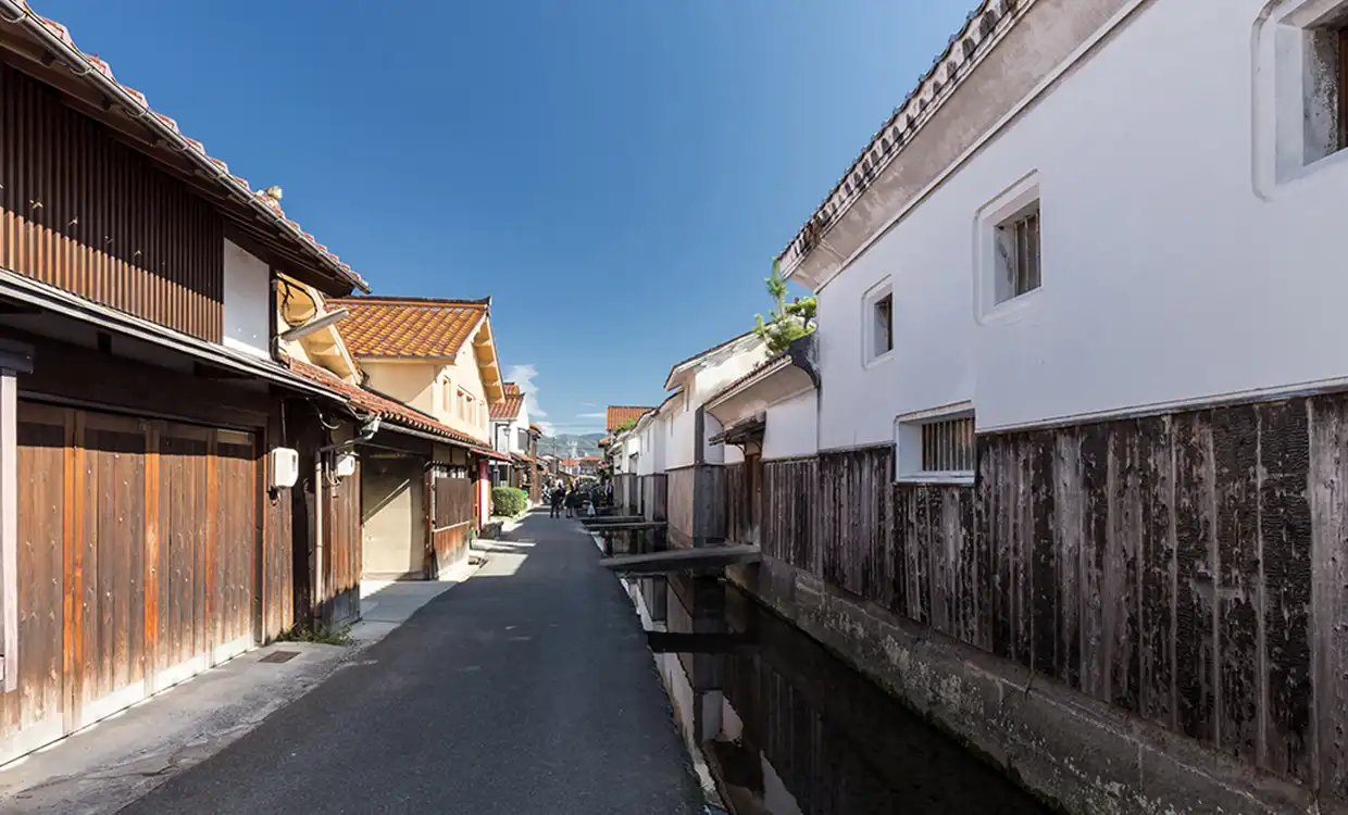 白壁土蔵のまち（打吹地区）